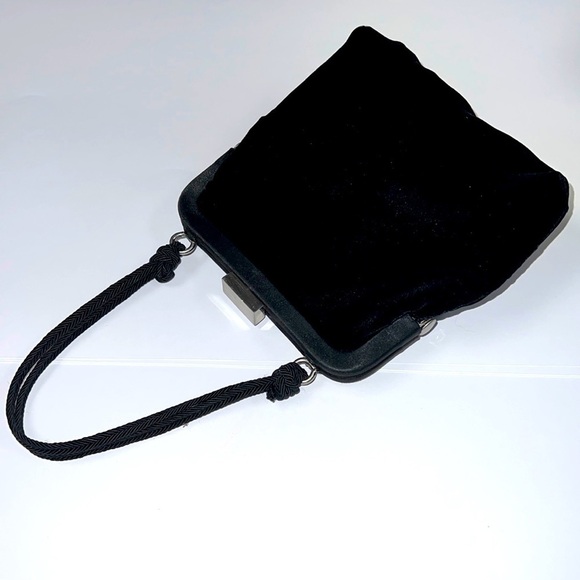 Neiman Marcus Small Velvet Snap Lock Evening Bag - Picture 3 of 7